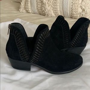 Vince Camuto ankle booties